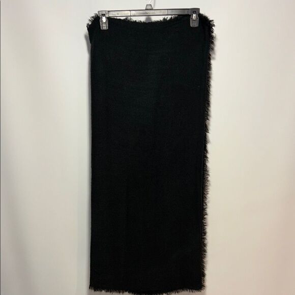 Large, thin, black shawl - Picture 1 of 4